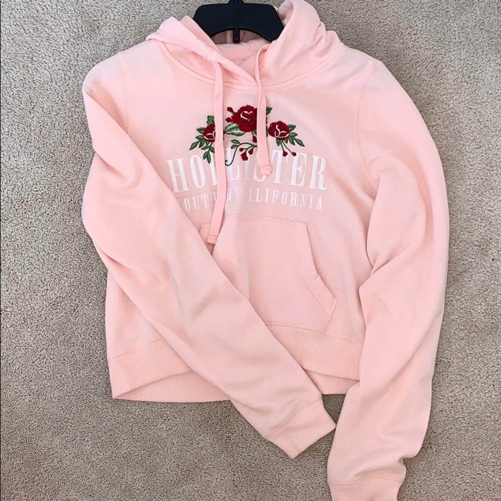 HOLLISTER PINK CROPPED HOODIE